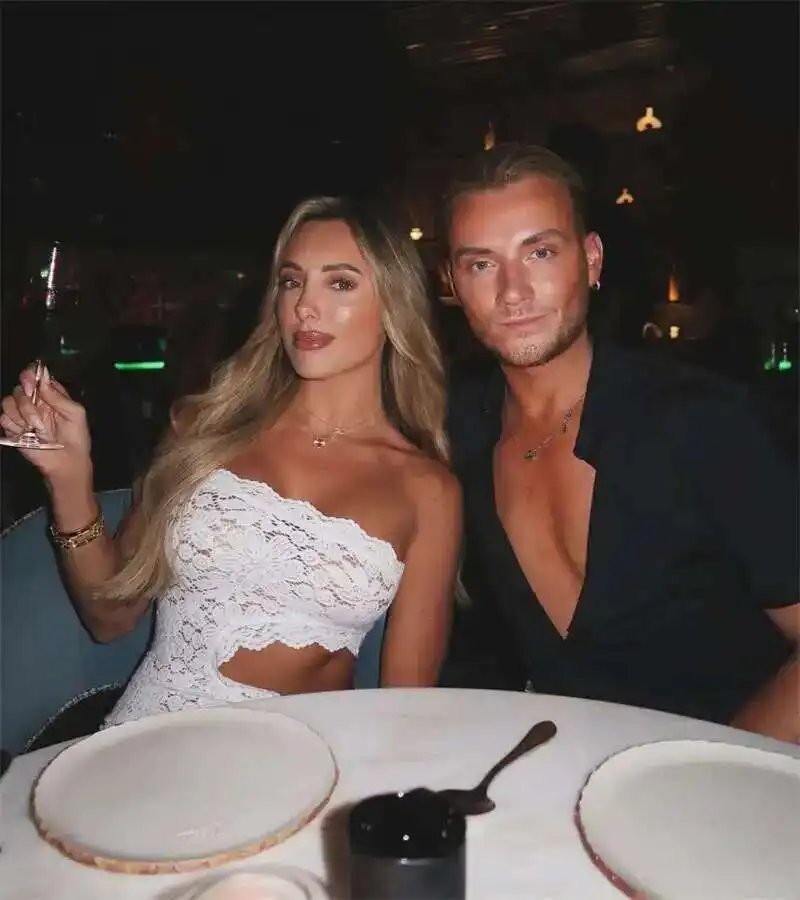 Sexy Off Shoulder Lace Maxi Dress – Strapless, Backless, Elegant Party & Clubwear Sexy Off Shoulder Lace Maxi Dress – Strapless, Backless, Elegant Party & Clubwear