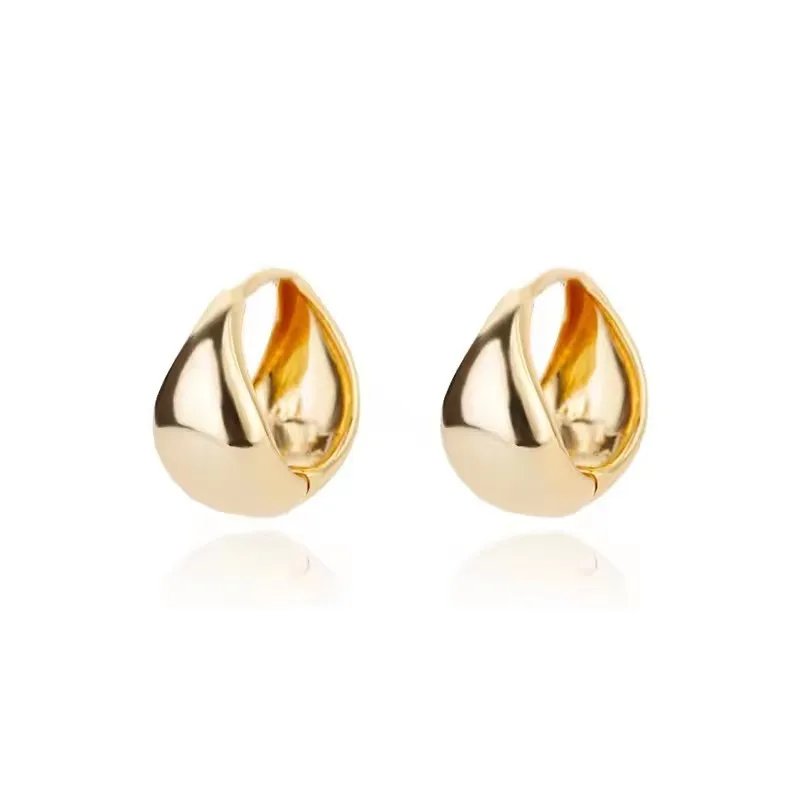 Gold Teardrop Earrings – Elegant Polished Metal Design Gold Teardrop Earrings – Elegant Polished Metal Design