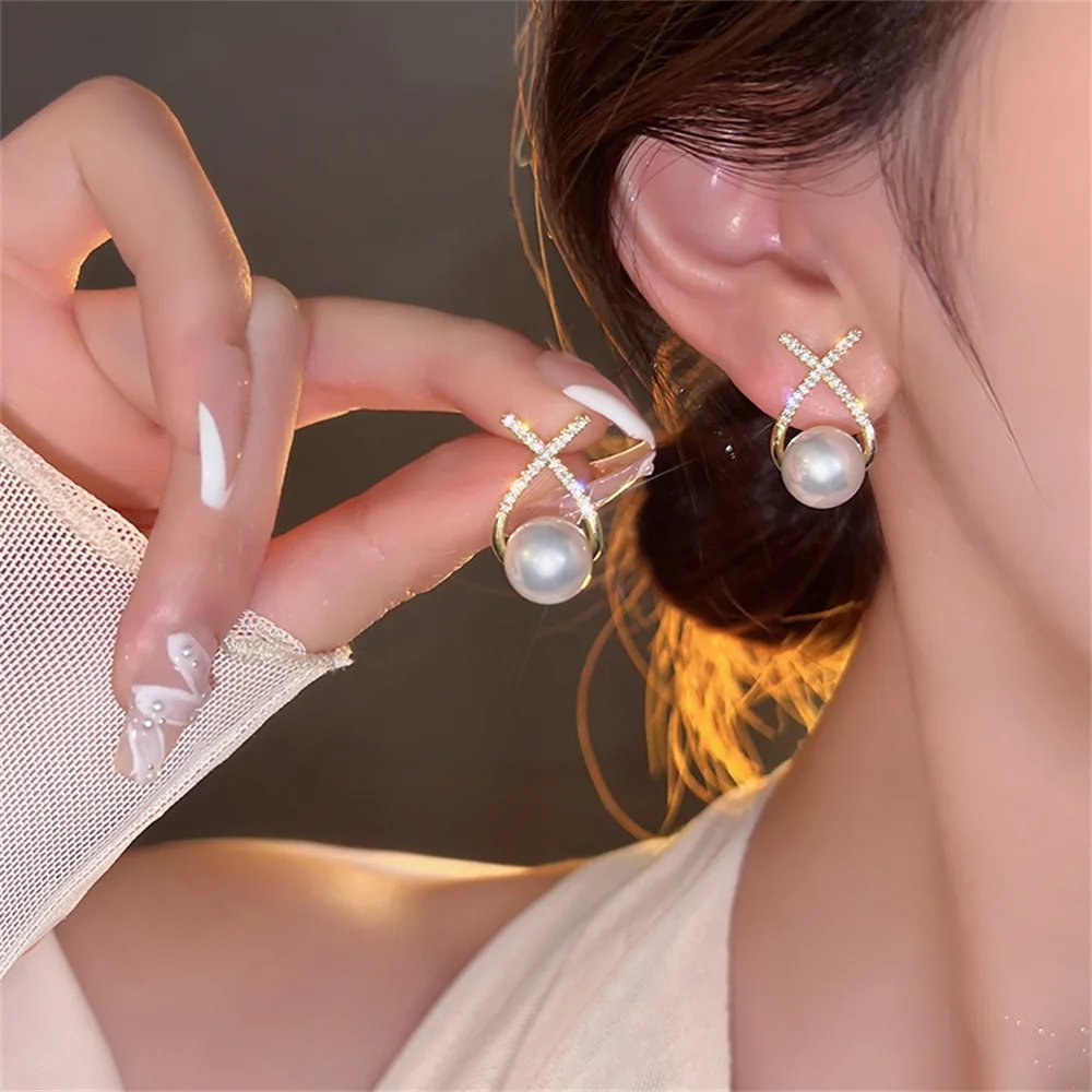 Korean Pearl Earrings – Crystal Rhinestone Luxury Design